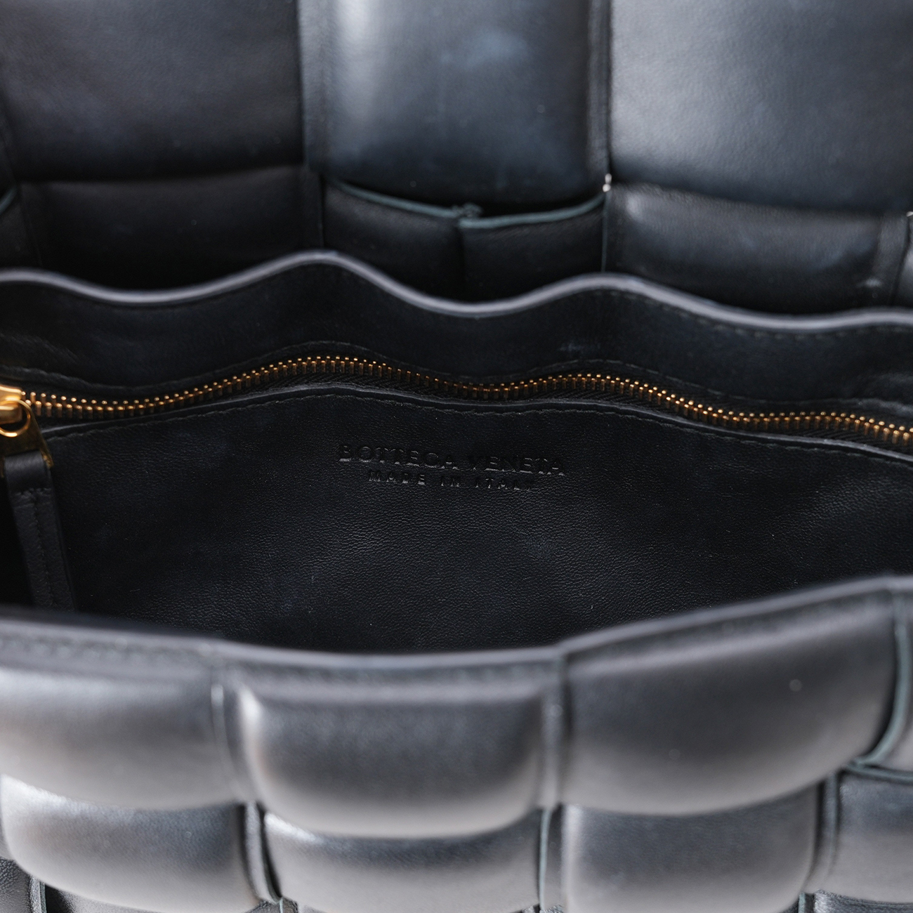 BOTTEGA VENETA(USED)보테가베네타 패딩 카세트백